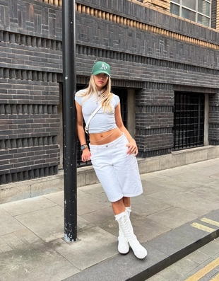 Футболка с короткими рукавами и круглым вырезом- Заказать в России