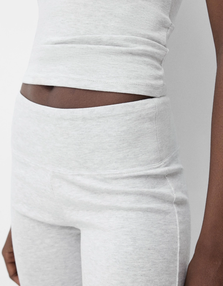 Футболка с круглым вырезом