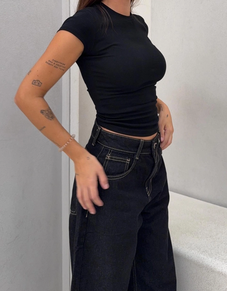 Футболка с круглым вырезом