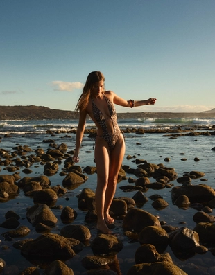 Плавки с анималистическим принтом- Заказать в России