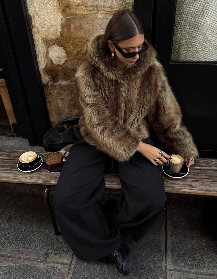 Куртка из искусственного меха с капюшоном