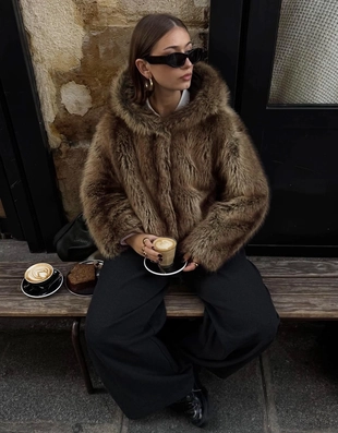 Куртка из искусственного меха с капюшоном- Заказать в России