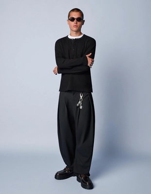 Футболка хенли облегающего кроя с длинными рукавами- Заказать в России