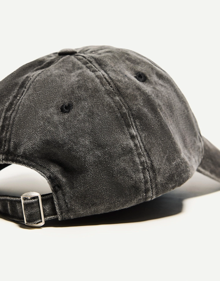 Кепка с вышивкой