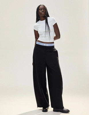 Футболка с короткими рукавами и круглым вырезом- Заказать в России