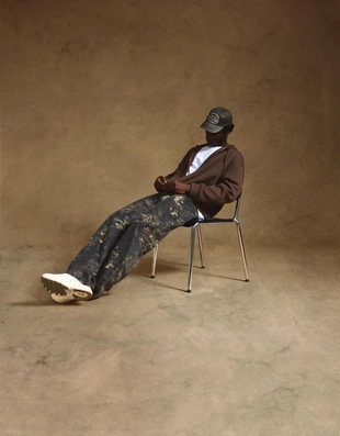 Брюки свободного кроя с принтом- Заказать в России