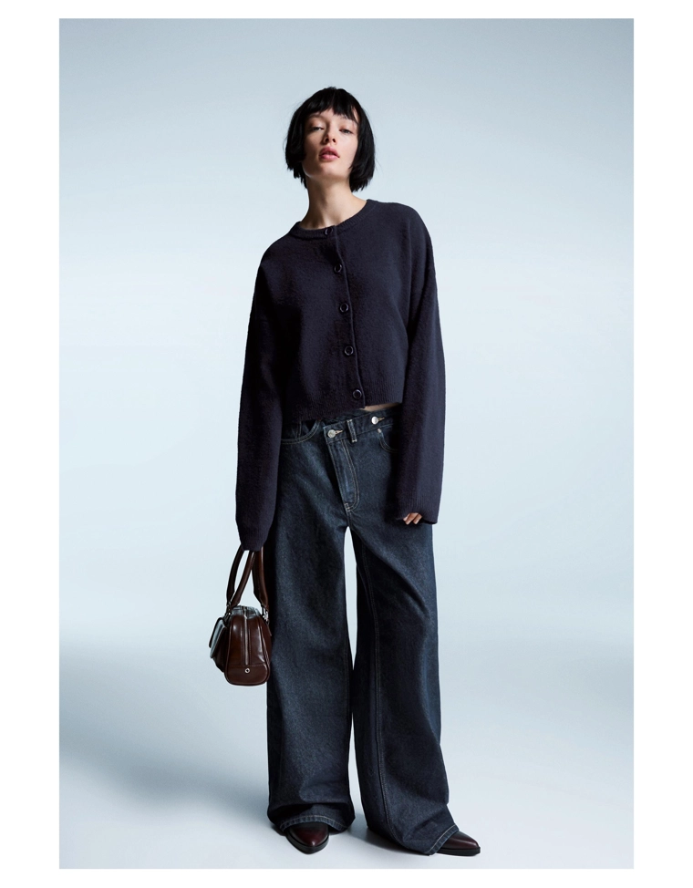 Кардиган на пуговицах из мягкой ткани