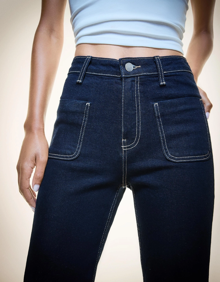 Бесшовные джинсы с широкими штанинами и карманами