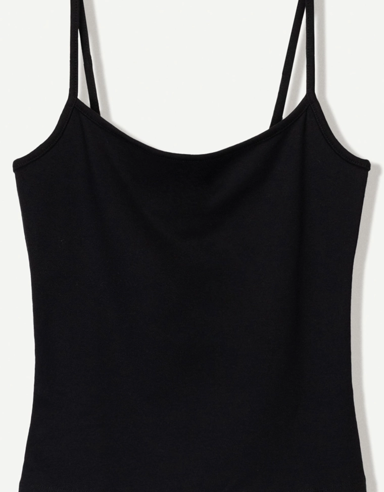 Топ на бретелях