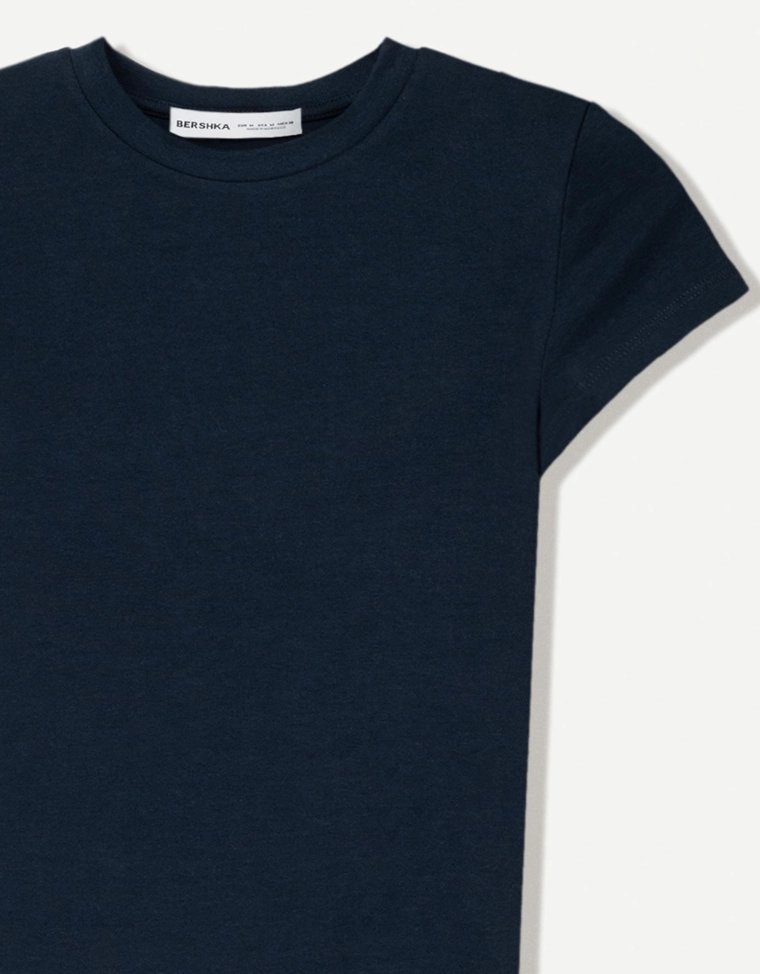 Футболка с круглым вырезом