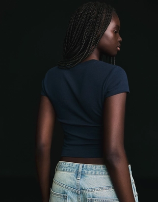 Футболка с короткими рукавами и круглым вырезом- Заказать в России