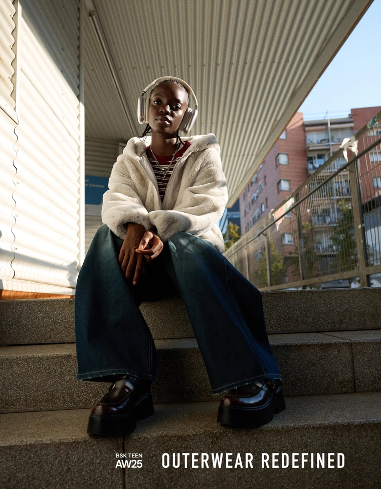 Куртка из искусственного меха с капюшоном