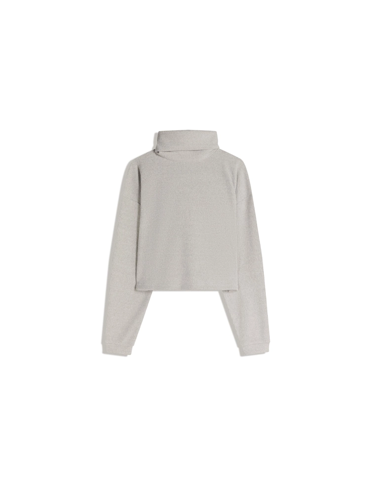 Свитер в рубчик с высоким воротником