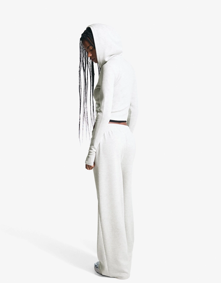 Худи из мягкого модала на молнии с капюшоном