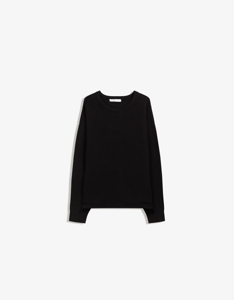 Свитер с круглым вырезом