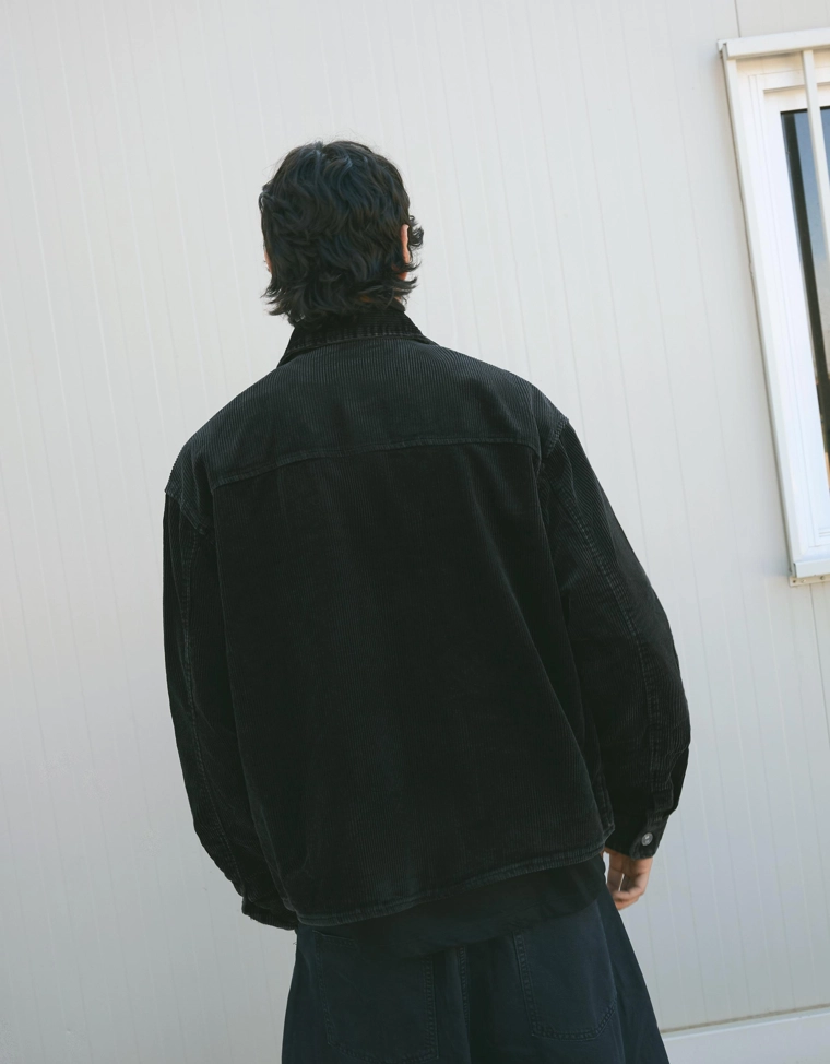 Вельветовая куртка геометрического кроя