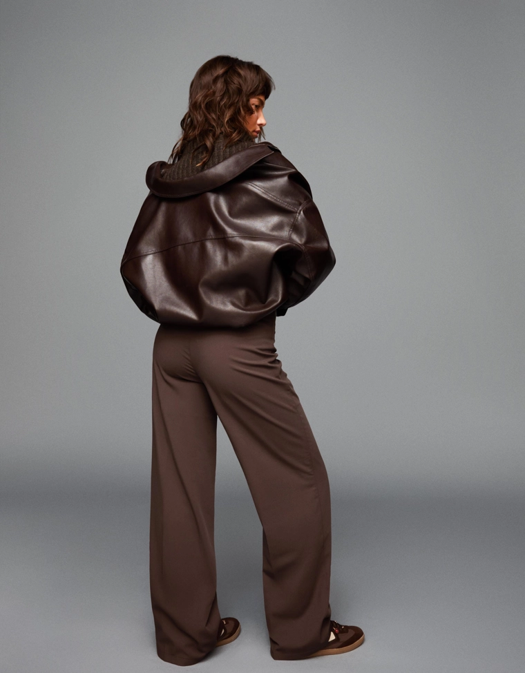 Брюки с широкими штанинами