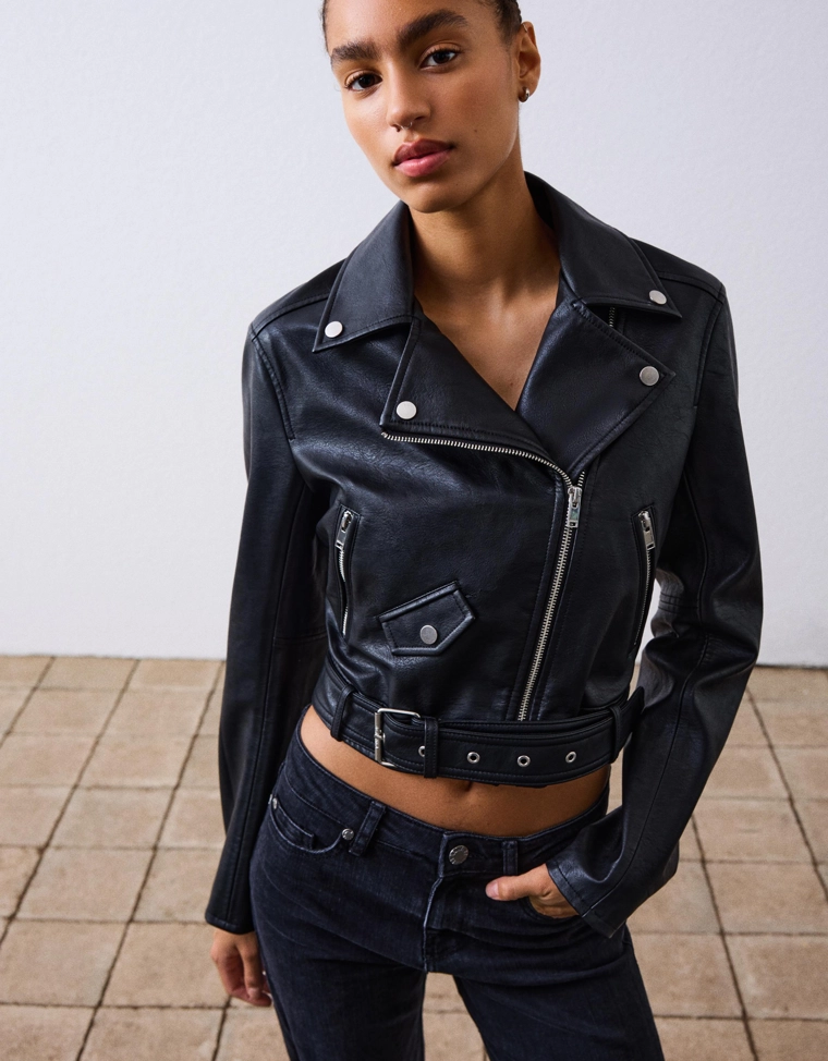 Куртка в байкерском стиле из искусственной кожи