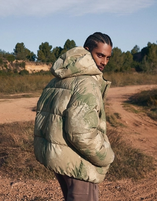 Пуховик с капюшоном- Заказать в России