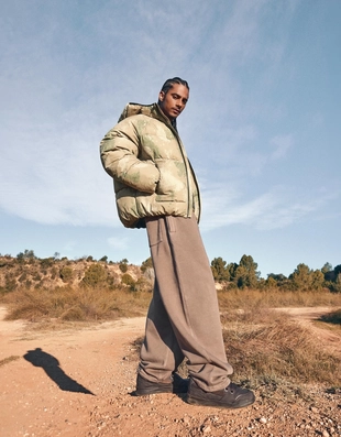 Пуховик с капюшоном- Заказать в России