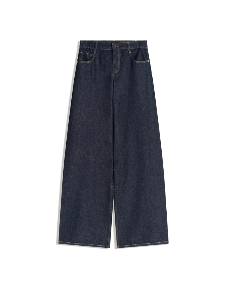 Джинсы с широкими штанинами и низкой посадкой