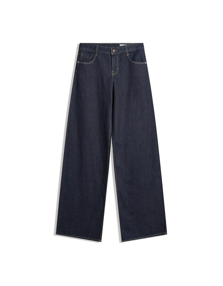 Джинсы с широкими штанинами и низкой посадкой