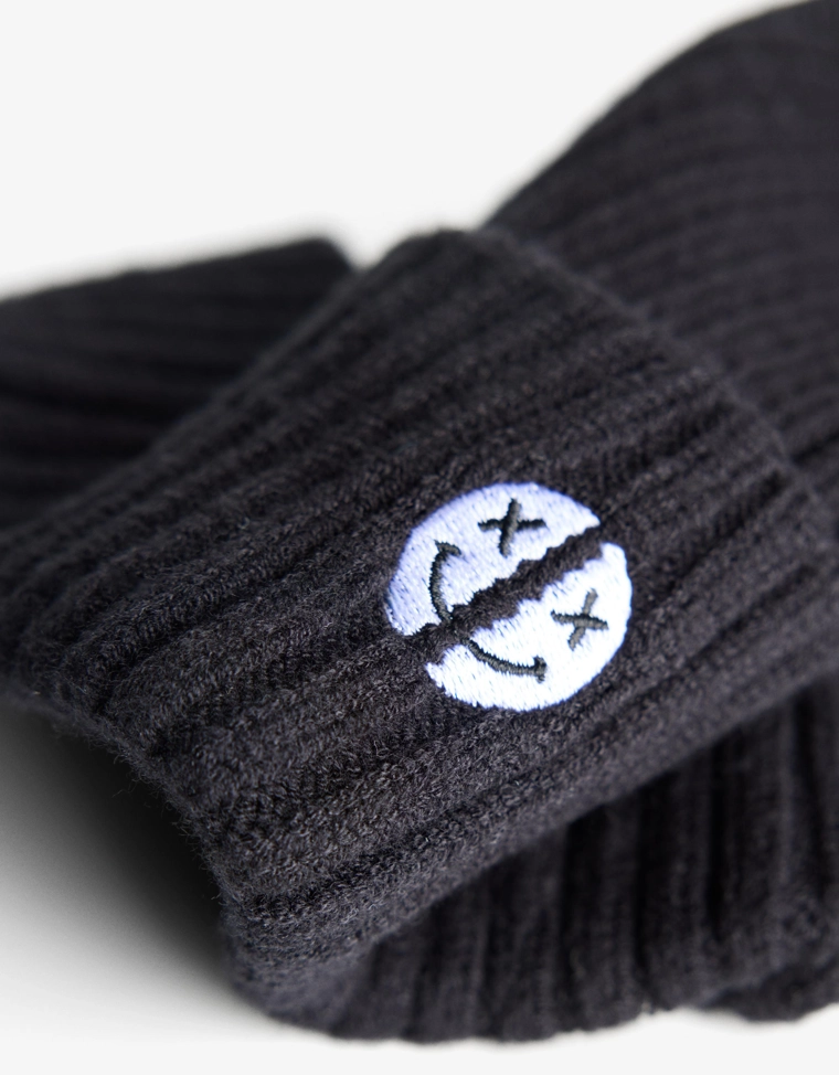 Шапка-бини с вышивкой