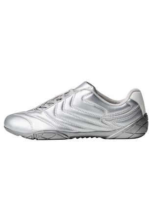 Спортивные футбольные бутсы- Заказать в России