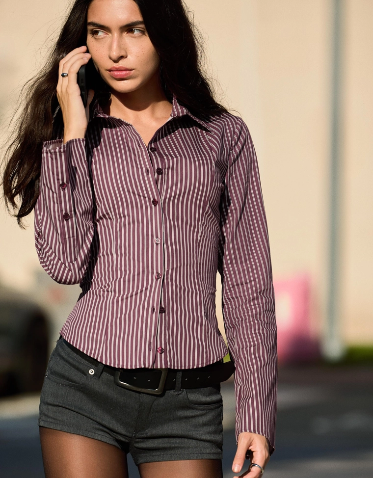 Рубашка облегающего кроя с расклешенными рукавами