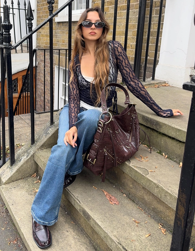 Большая сумка из искусственной кожи с заклепками