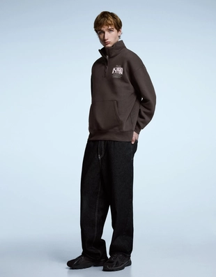 Толстовка на молнии с принтом на воротнике- Заказать в России