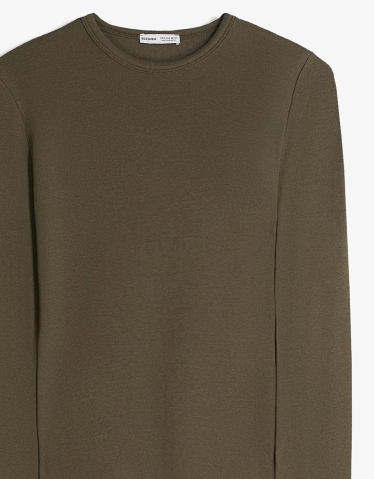 Топ с длинными рукавами