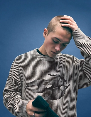 Grey | 7336/376/802 - Bershka Свитер с принтом