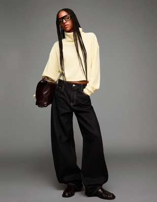 Свитер в рубчик с высоким воротником- Заказать в России