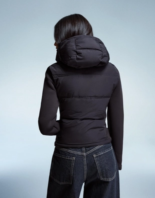 Комбинированная стеганая куртка из плотной синтетической ткани- Заказать в России