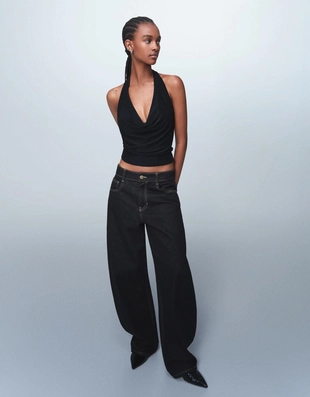 Топ с горловиной халтер, драпированным вырезом и блестящим эффектом- Заказать в России