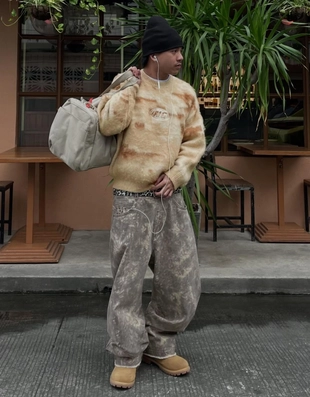 Брюки свободного кроя с принтом- Заказать в России