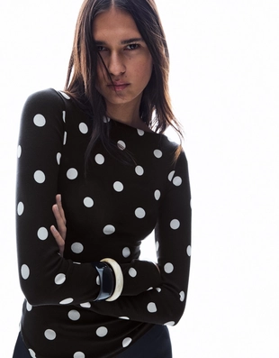 Футболка асимметричного кроя с длинным рукавом- Заказать в России