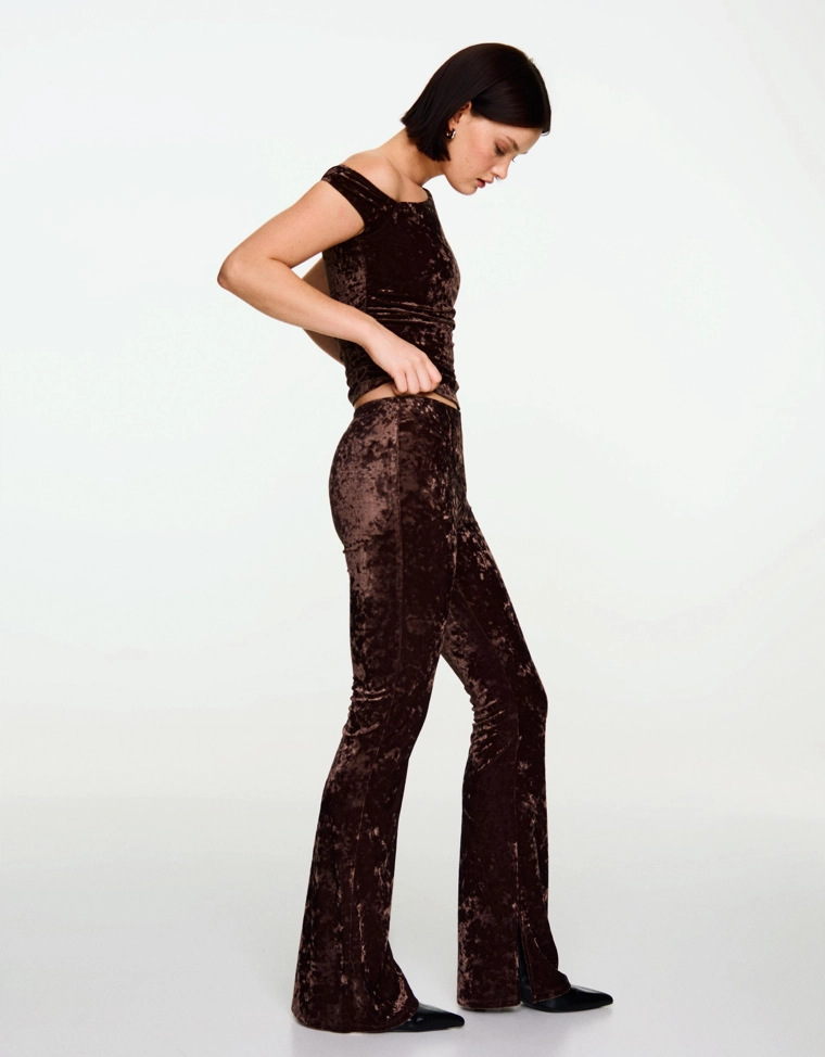 Футболка асимметричного кроя с эффектом бархата