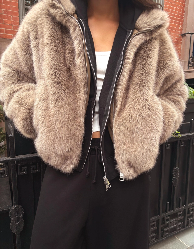 Куртка из искусственного меха