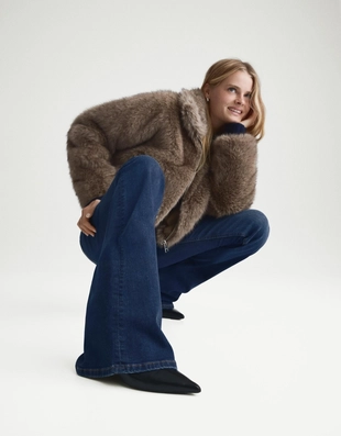 Джинсы клеш- Заказать в России