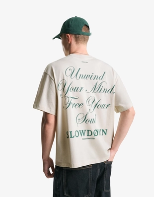 Футболка с короткими рукавами и принтом- Заказать в России