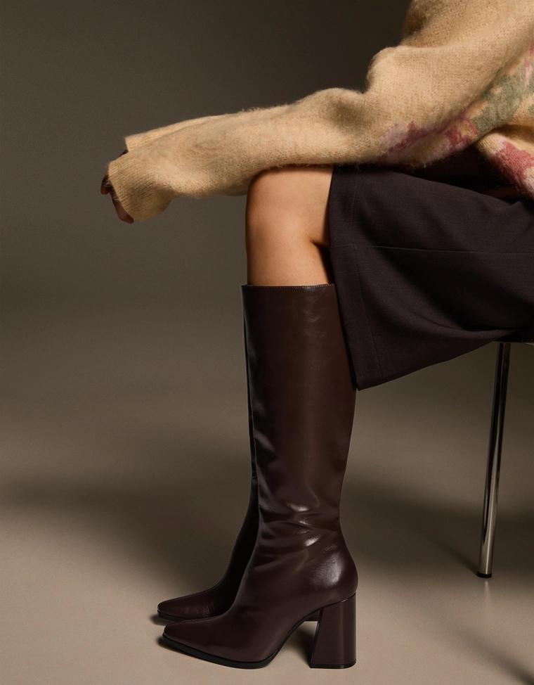 Сапоги на широком каблуке