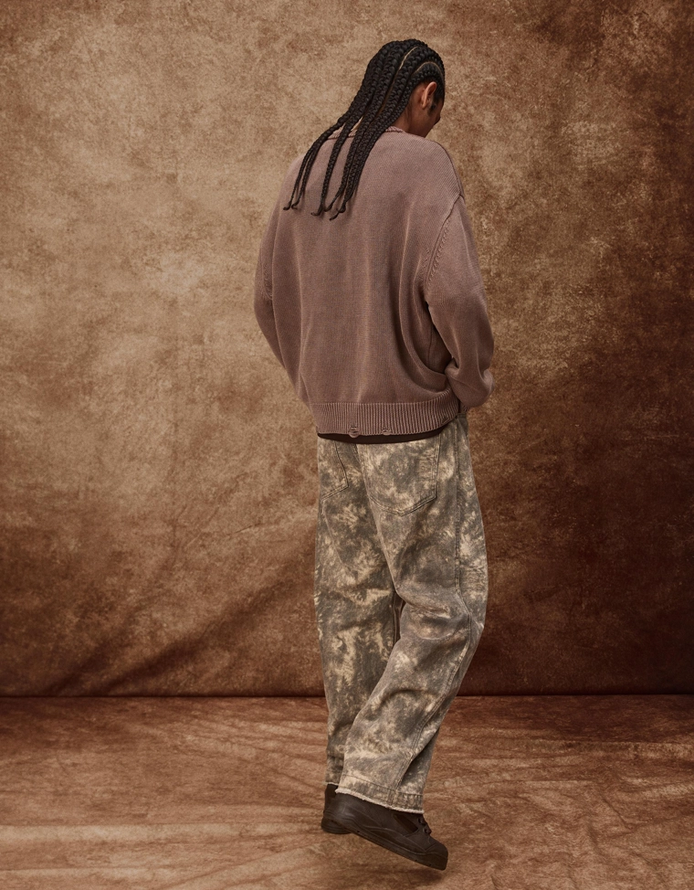 Брюки с заклепками и принтом