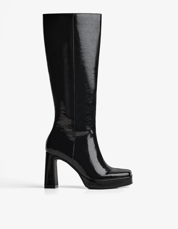 High-heel platform boots