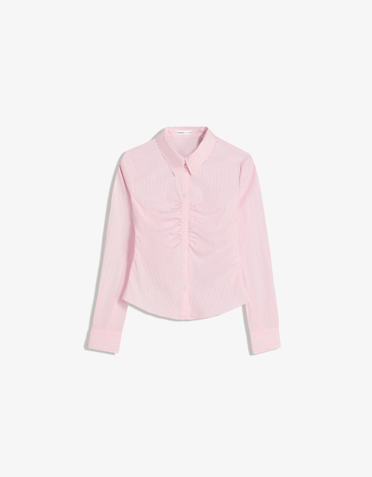 Рубашка приталенного кроя с разрезом