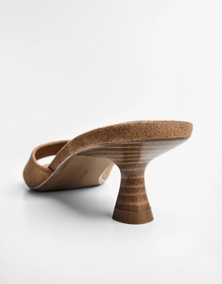 Босоножки-мюли на низком тонком каблуке