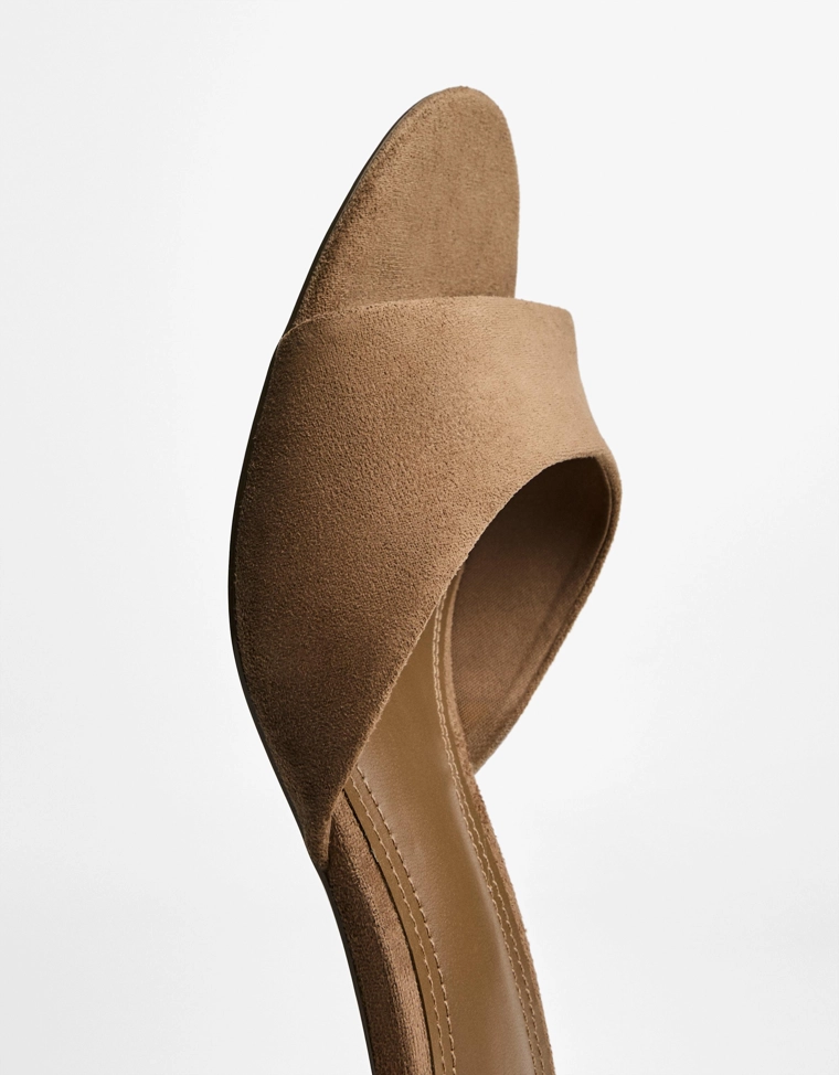 Босоножки-мюли на низком тонком каблуке