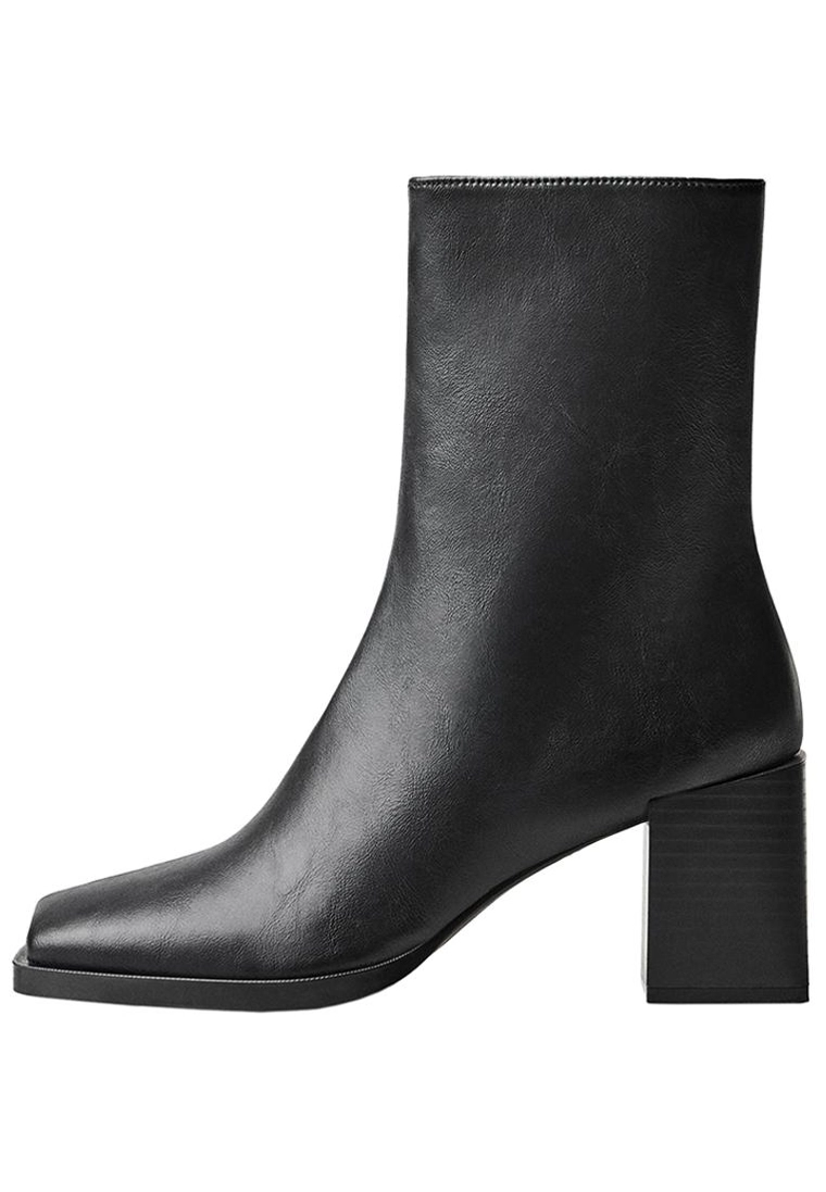 Ботильоны на каблуке с квадратным носом