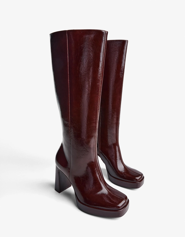 High-heel platform boots